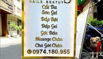 Biển vẫy chữ tráng gương hiệu Spa Massage